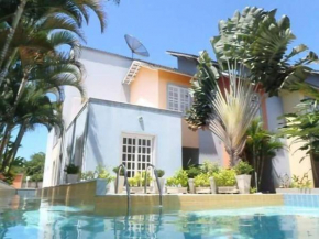 Casinha Charmosa em Camburizinho a 250m da Praia
